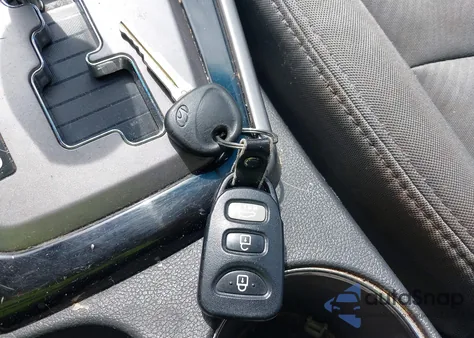 2013 Hyundai Elantra Gls/Limited z USA, uszkodzony, nr VIN 5NPDH4AE4DH234033